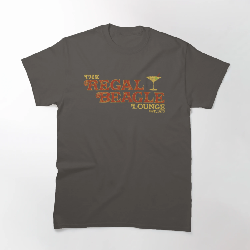 The Regal Beagle Lounge 1977 T-Shirt - Image 3